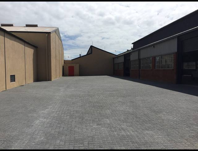 706M² FACTORY TO LET IN BEACONVALE